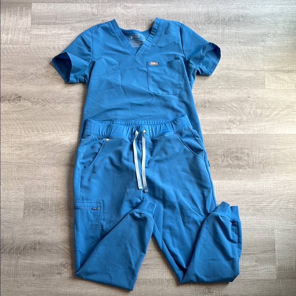 Figs Catarina top + Zamora joggers Scrub Set